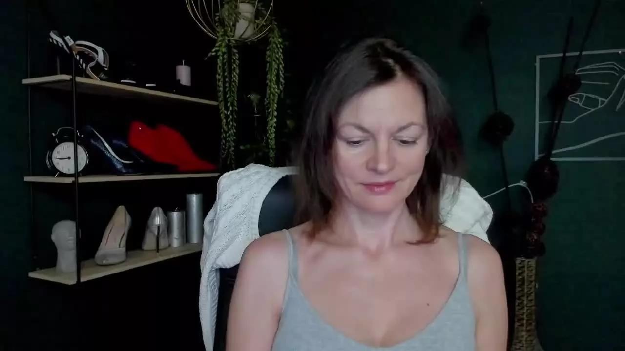 VivianTasty on Streamray 