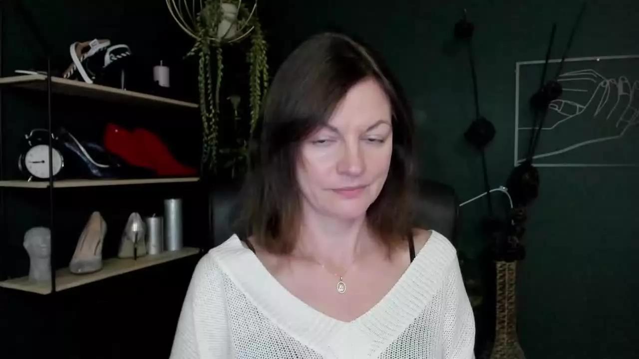 VivianTasty on Streamray 