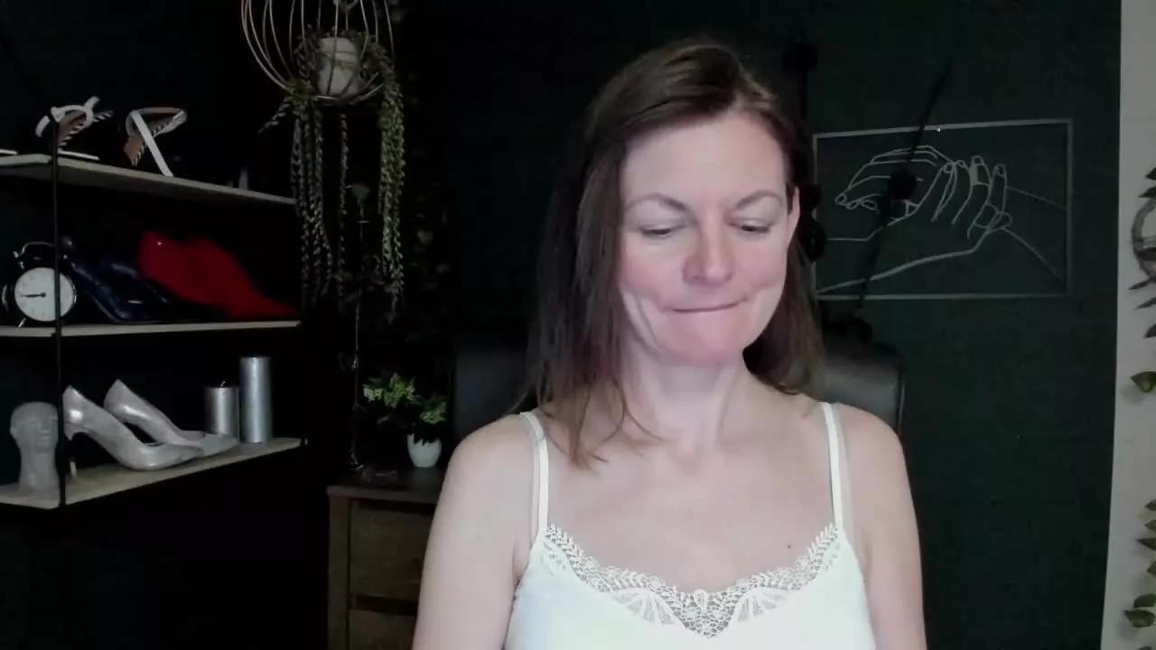 VivianTasty on Streamray 