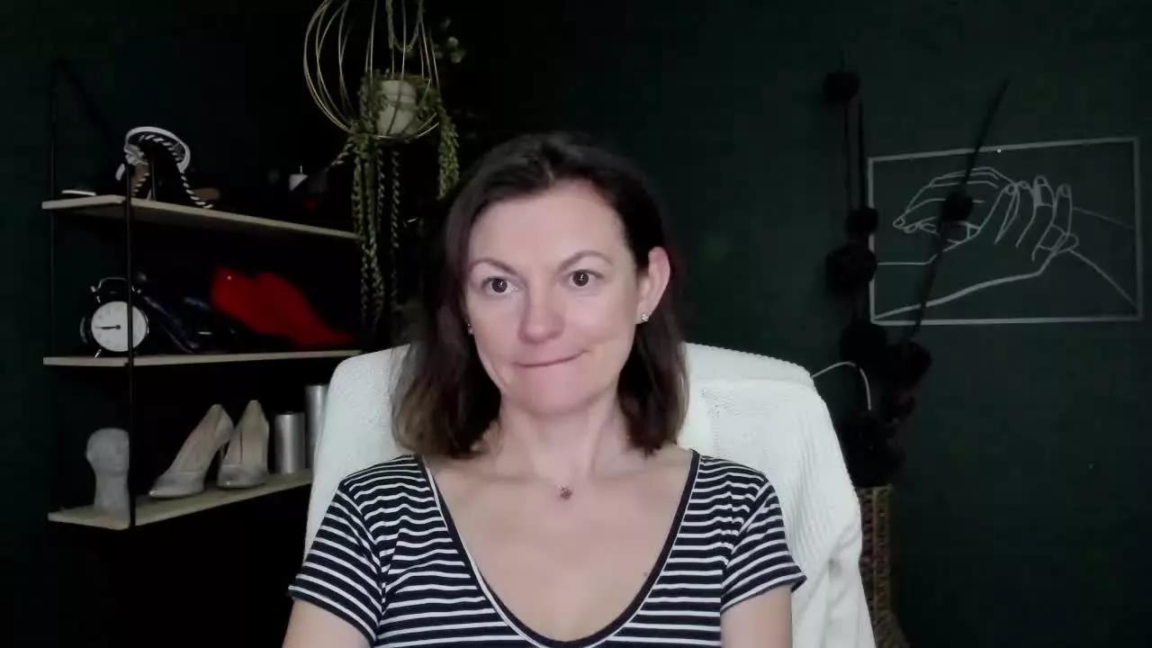 VivianTasty on Streamray 