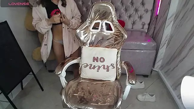 Freechat _wendy_b on StripChat