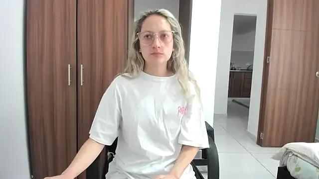 Private Adele_johnsonn1 on StripChat