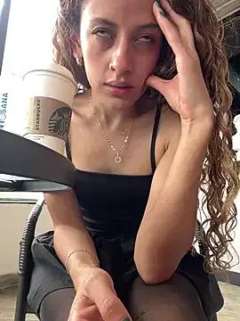 alana15 on StripChat 