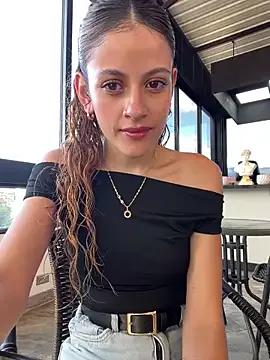 alana15 on StripChat 
