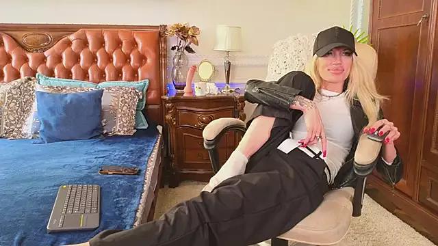 AlinaGrosu on StripChat