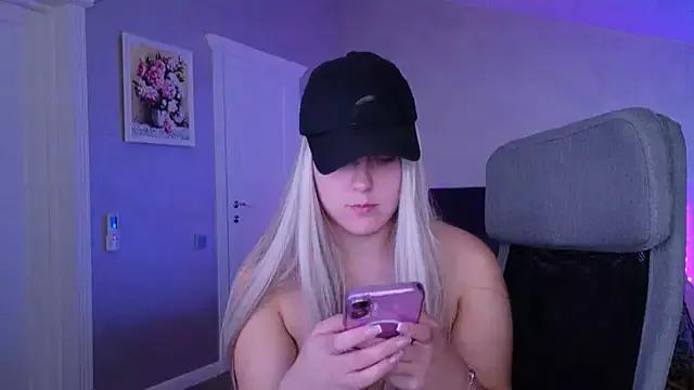 AlliceRosse on StripChat 