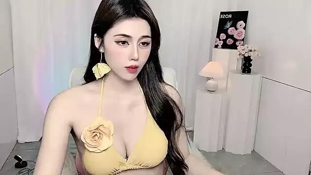 Alma_va on StripChat