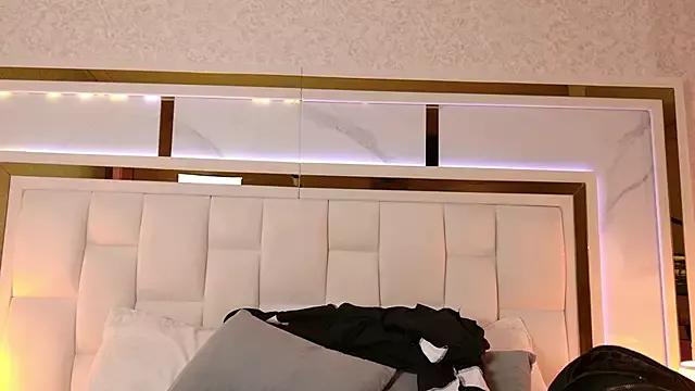 ambar_rosse25 on StripChat