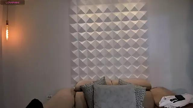 Freechat AmbarJames_ on StripChat