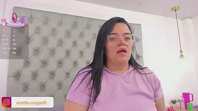 Offline anette_cooper on StripChat