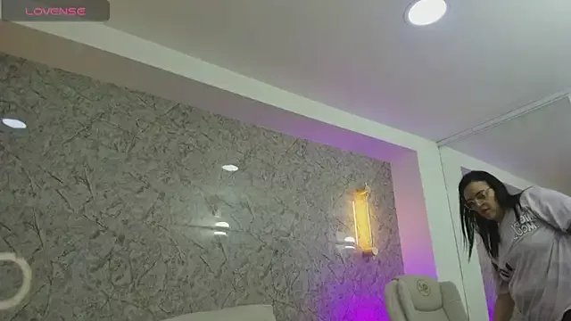 Offline anette_cooper on StripChat