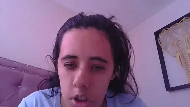 annarose19 on StripChat 
