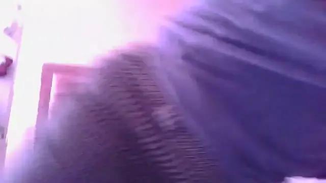 annarose19 on StripChat 