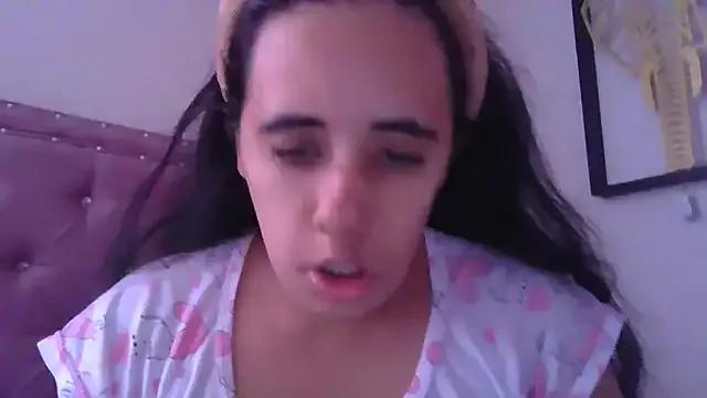 annarose19 on StripChat 
