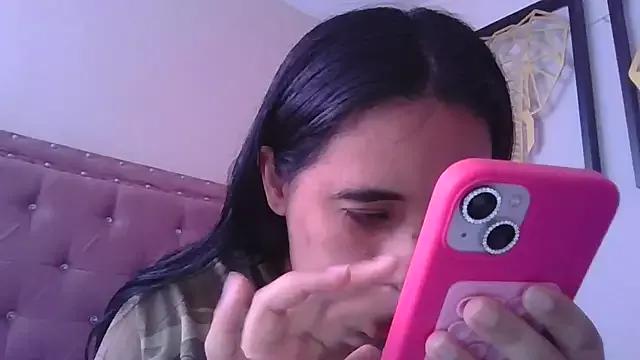 annarose19 on StripChat 