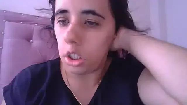 annarose19 on StripChat 