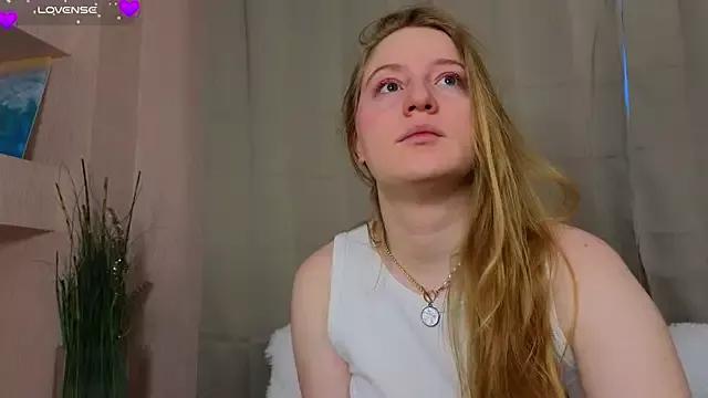 AnnDurhamm on StripChat 