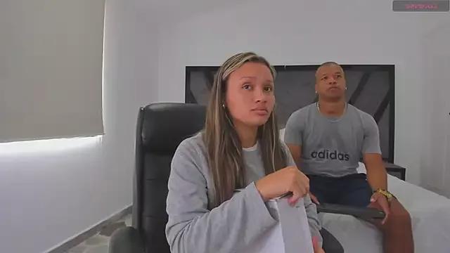 AnnieAndStefan on StripChat 