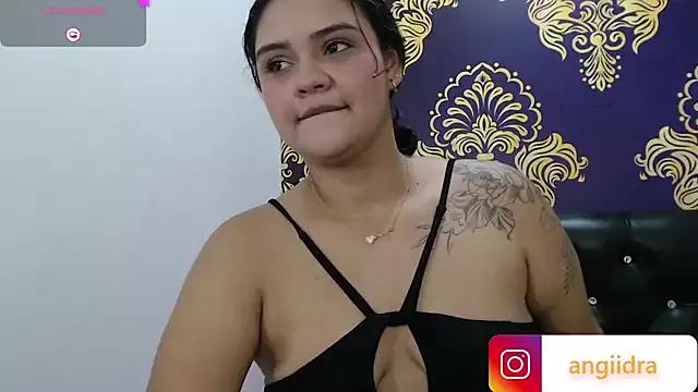 AnniHOTKitty on StripChat 