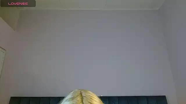 april_bunnyy on StripChat 