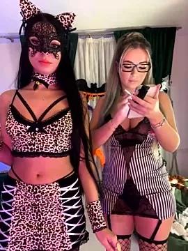 ArianaTurner on StripChat 