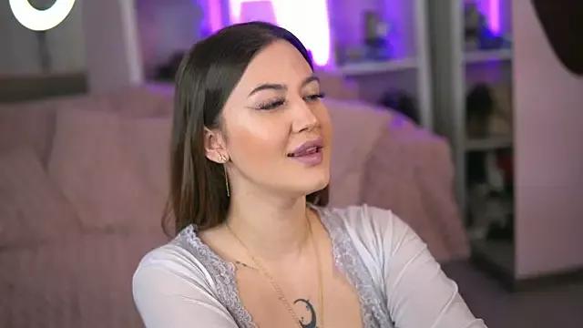 AryaDeluna on StripChat 