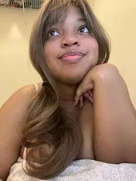 AwkwardJasminee on StripChat