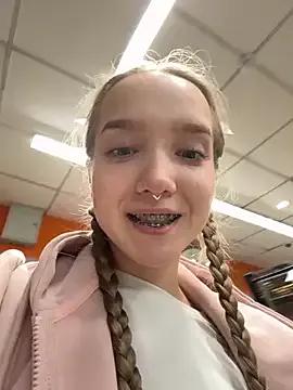 Freechat bambi_lu on StripChat