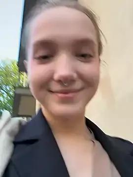 Freechat bambi_lu on StripChat