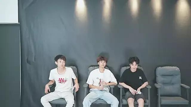 Beautifulboys-777 on StripChat