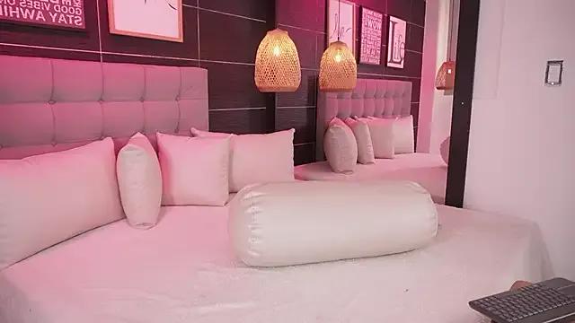 Bella_TS_ on StripChat 