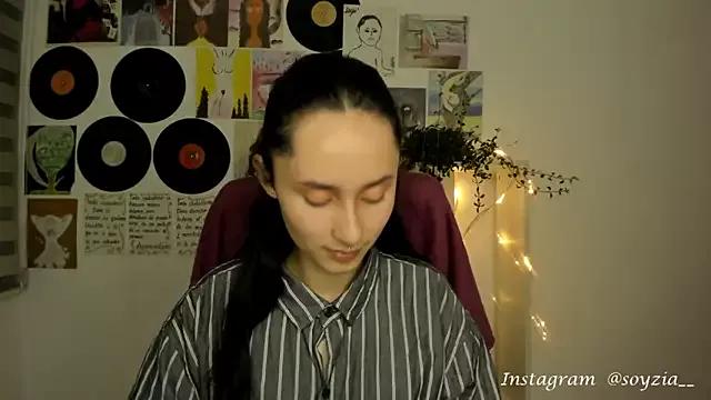 bellaa-w on StripChat 