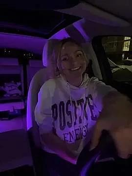 Freechat Bondgirl_013 on StripChat