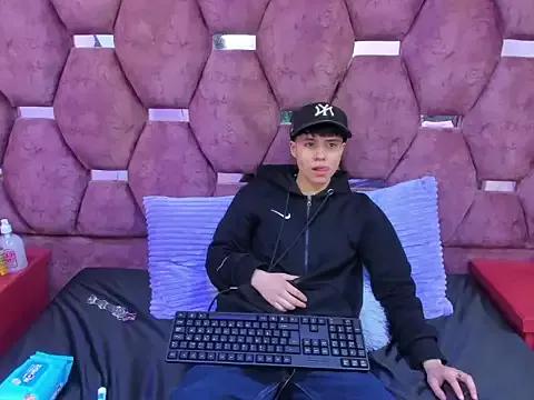 Freechat Bruno_Cruzz on StripChat