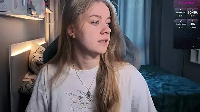 Freechat candy_maggie on StripChat