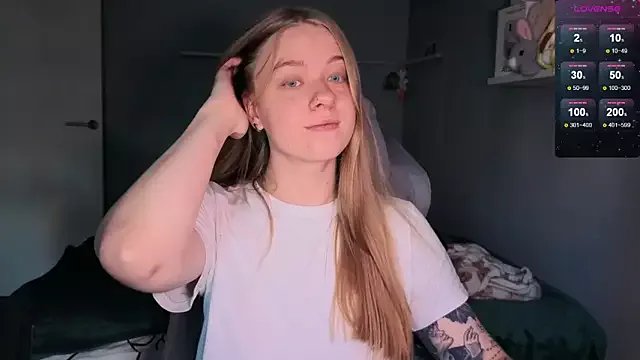 Freechat candy_maggie on StripChat