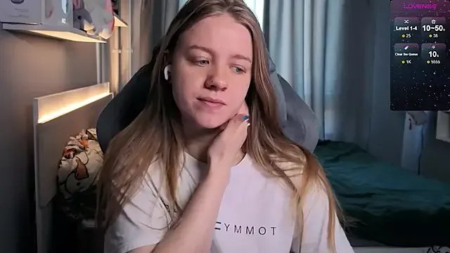 Freechat candy_maggie on StripChat