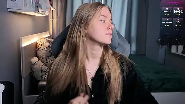 Freechat candy_maggie on StripChat