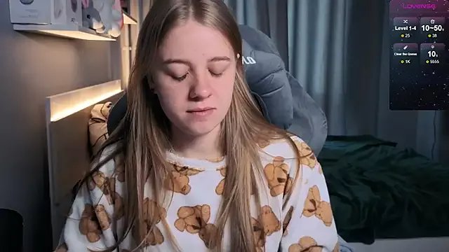 Freechat candy_maggie on StripChat