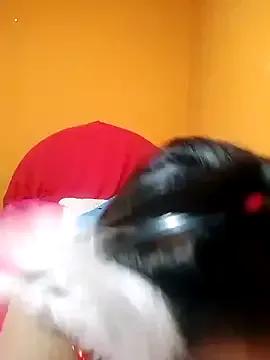 Canela_2020 on StripChat