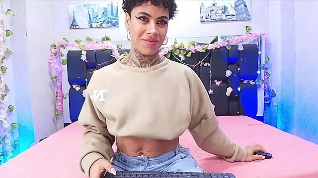 Freechat canela_oss on StripChat