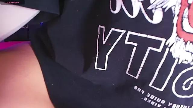 Freechat canela_oss on StripChat