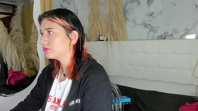 Cerecitaa02_ on StripChat