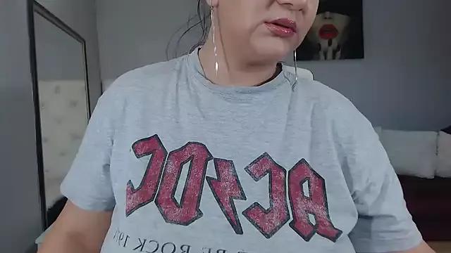ClaraJoyX on StripChat 