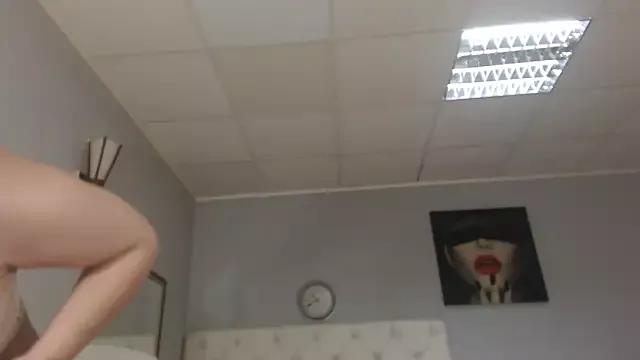 ClaraJoyX on StripChat 