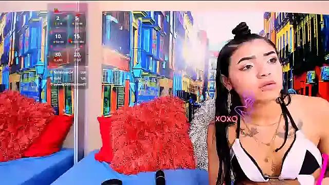 CristalLoren on StripChat 