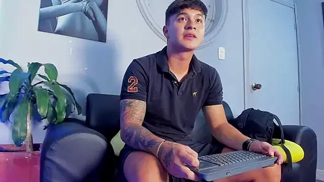 Freechat Cristopher_strong on StripChat