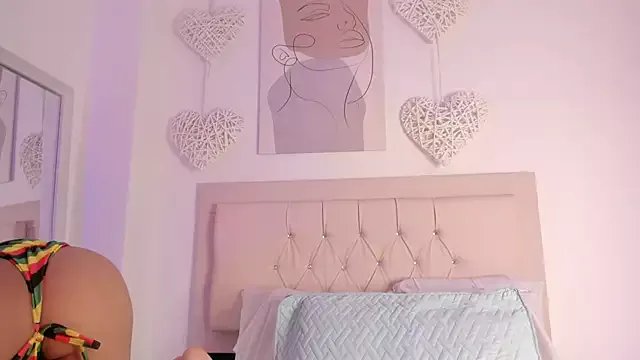 daiana_curly on StripChat 