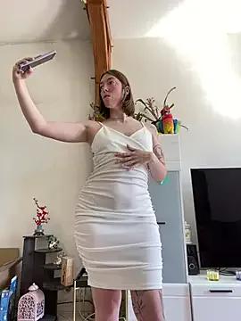 Daisy_Michto_Officiel on StripChat