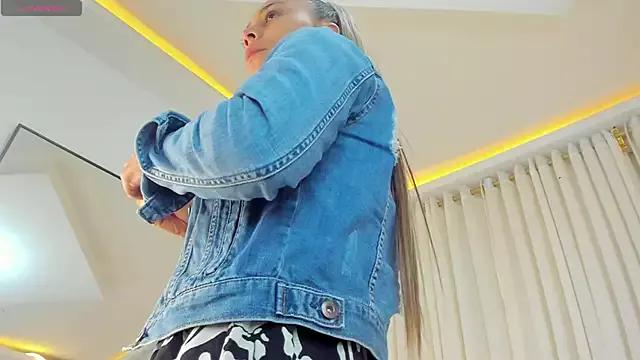 Dakotacarvajal on StripChat